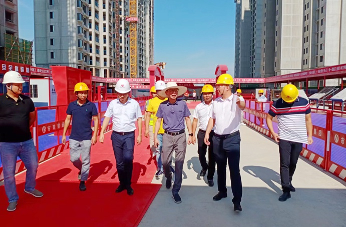 南昌市政公用集團鄭學(xué)平到秦坊安置房（一期）一標段項目檢查指導(dǎo)